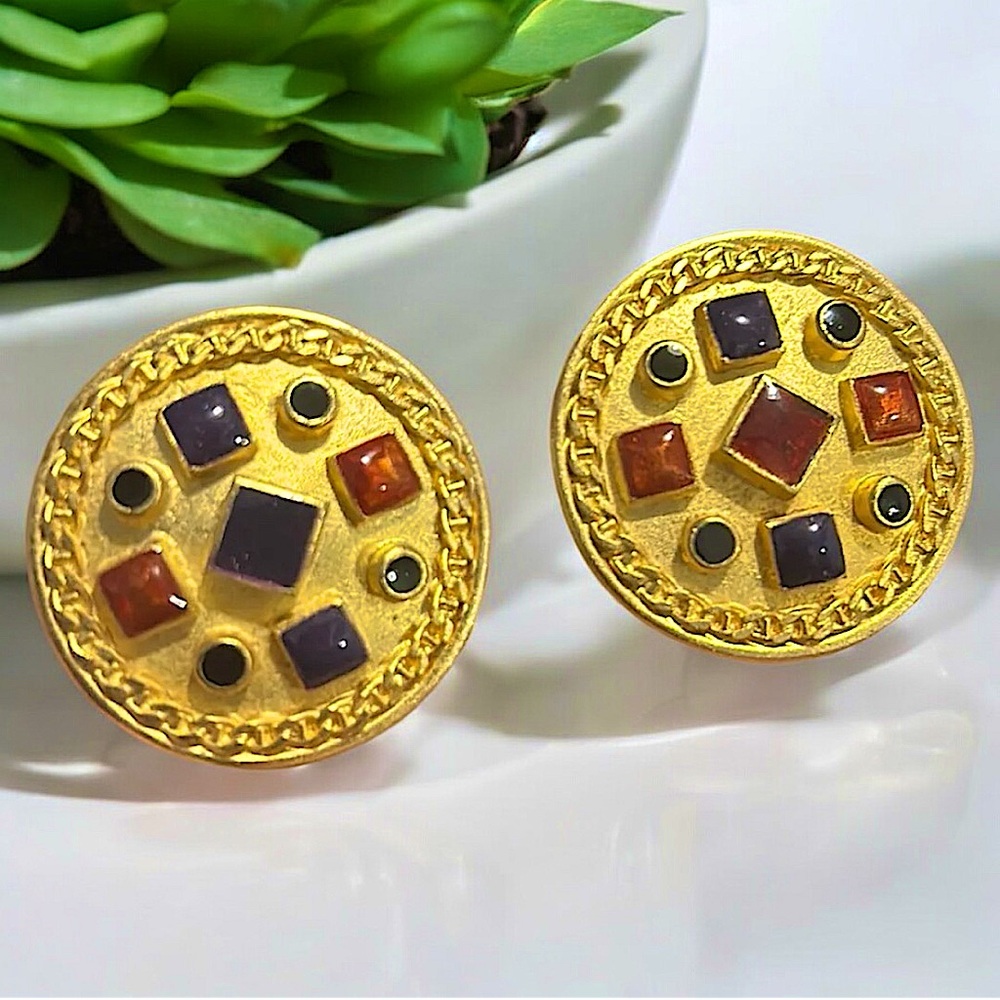 1980s (Vintage) Bold Matt Goldtone Clip Earrings